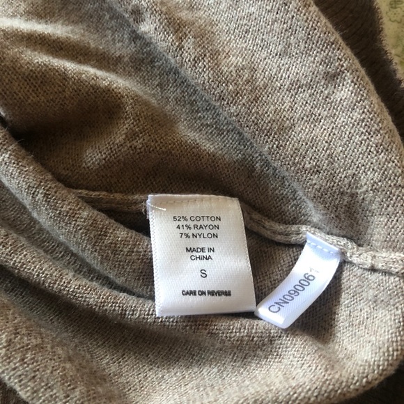 2/$10🛍New York & Company Cardigan - Picture 5 of 6